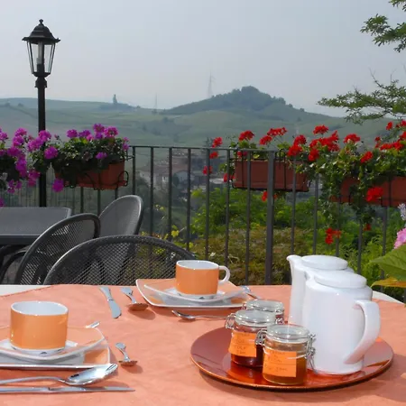 Il Borgo 3* Castellinaldo