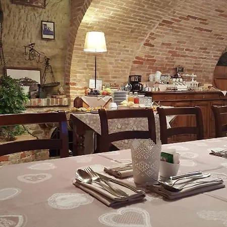 Il Borgo 3* Castellinaldo